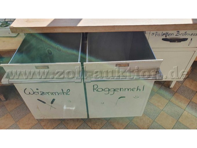 Rollcontainer ausgezogen