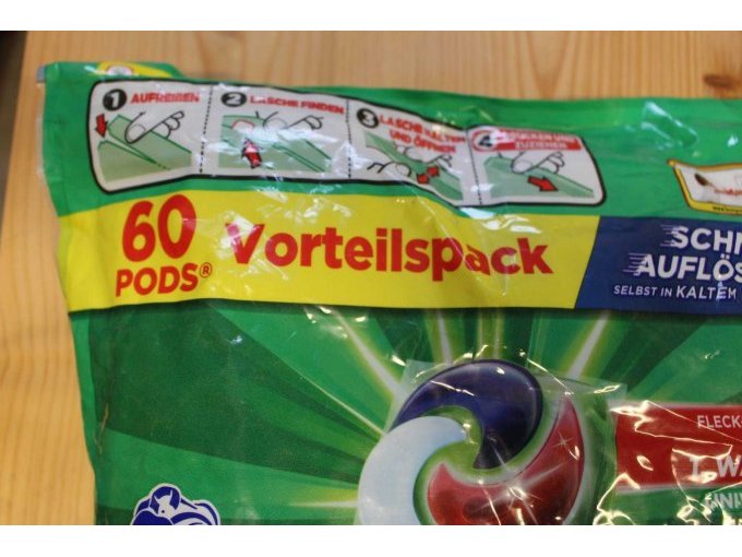 Ariel Universal + - Detailansicht Packung