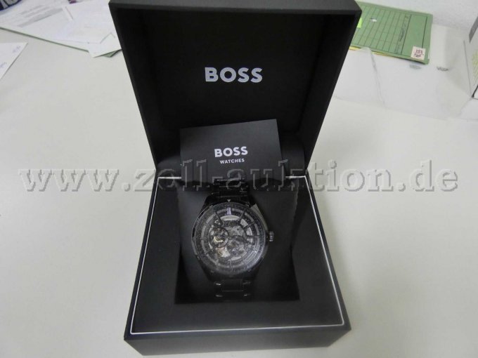 Uhr in Box