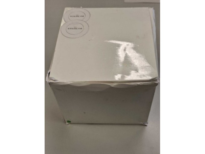 stark beschädigter Schutzkarton (1)