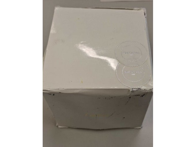 stark beschädigter Schutzkarton (3)