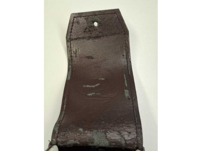 beschädigte Uhrenbox