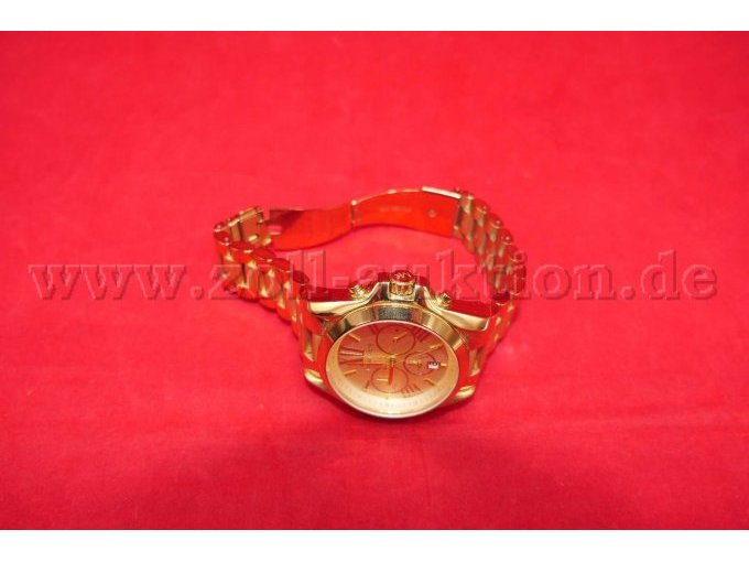 Detailaufnahme schräg vorne mit geöffnetem Verschluss