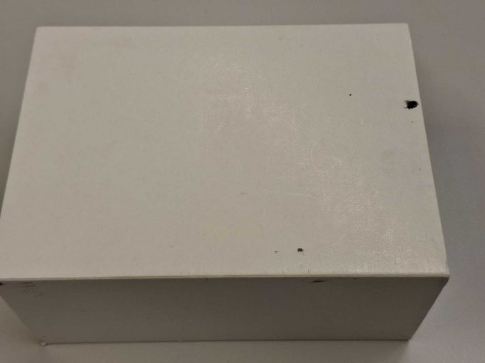 Schutzhülle aus Karton verschmutzt