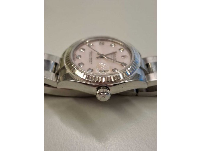 Seitenansicht mit Krone