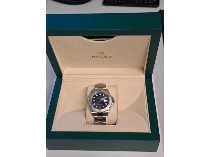 Uhr in Uhrenbox Uhr in Uhrenbox