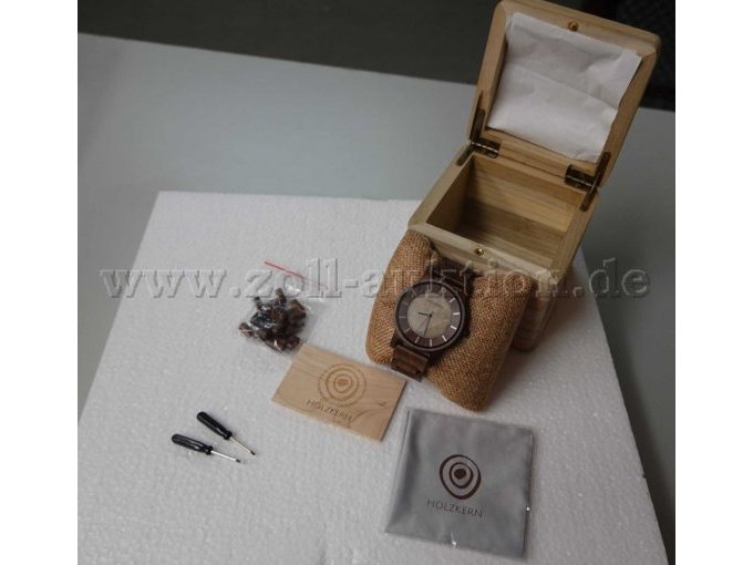 Uhr mit Zubehör
