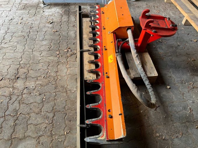 Astschere Seitenansicht