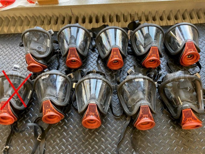 9 Masken ausgepackt Front