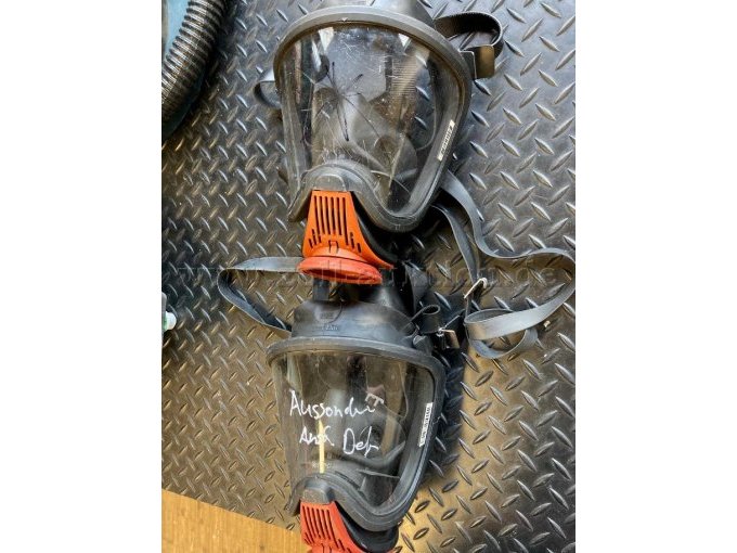 2 Masken defekt Front