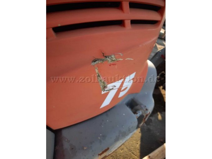 defekte Stelle Motorhaube