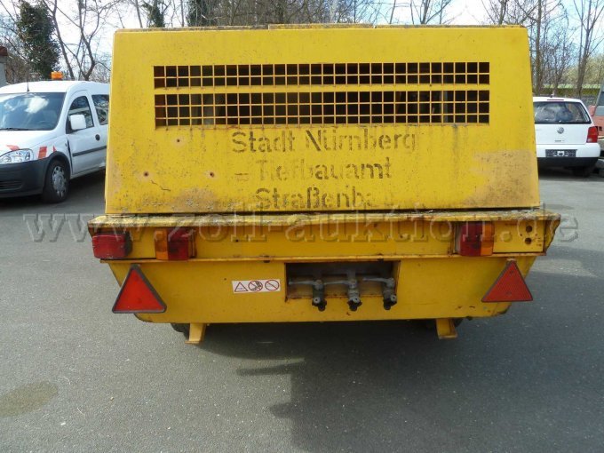 Hinten