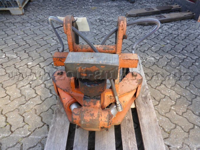 Atlas Löffelschwenkkopf hinten