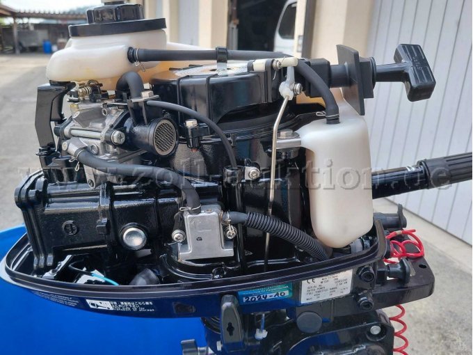 Außenbootmotor rechte Seite