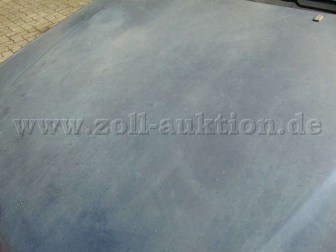Bild der Motorhaube mit stumpfen Lack