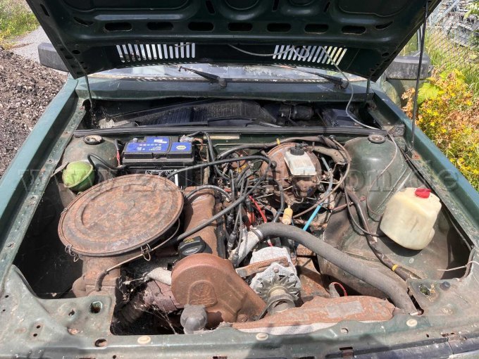 Audi 80 Motorinnenraum