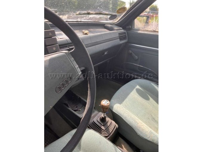 Audi 80 Innenraum vorn