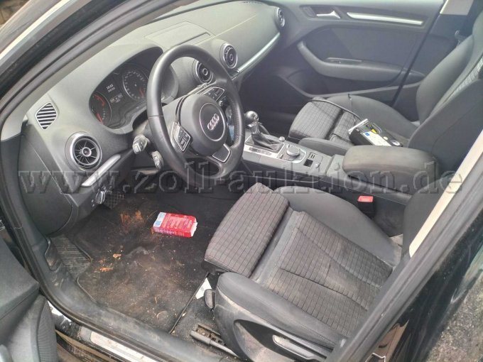 1 Audi, A3 Sportback, zwart – foto 6 – kavel bij Zoll-Auktion, Hamburg
