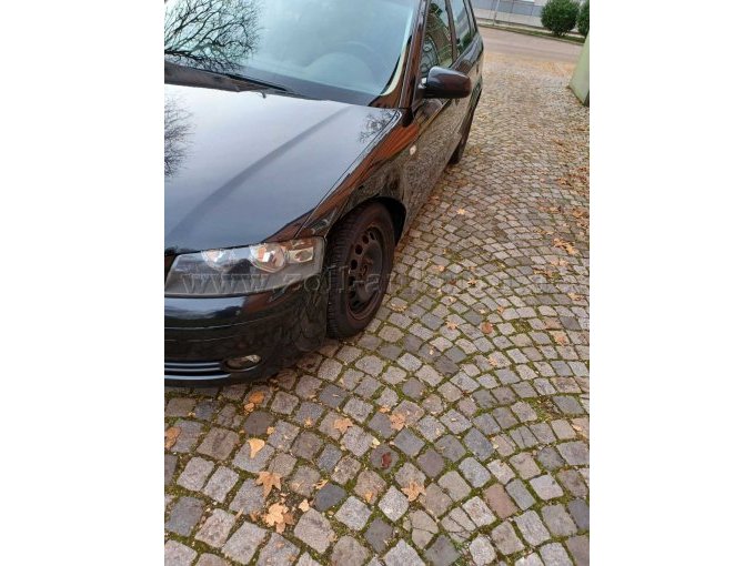 Anfahrschaden vorne links - Perspektive seitlich vorne