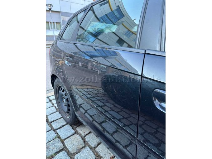 Kratzer und Dellen Tür hinten rechts