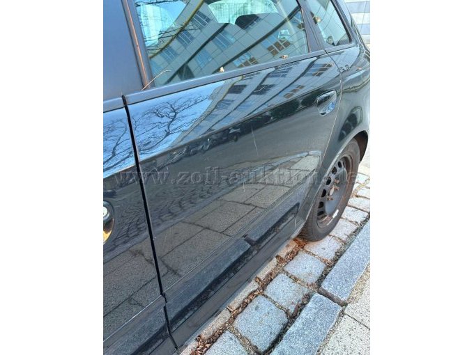 Kratzer und Dellen Tür hinten links