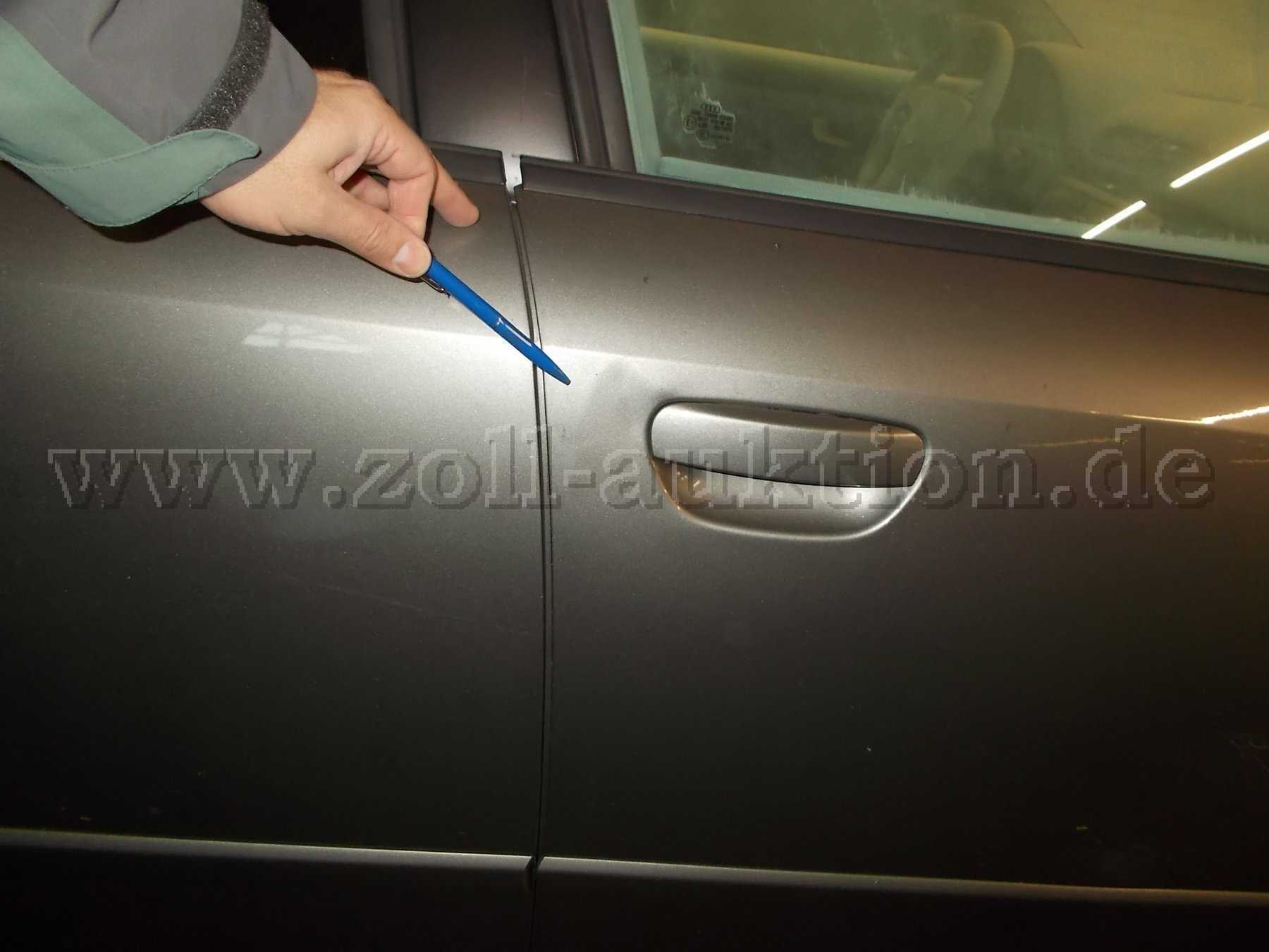 Verformung der rechten Vordertür