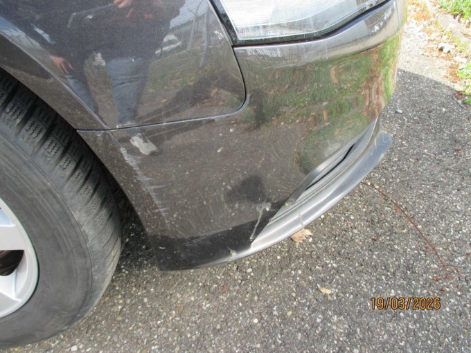 Stoßfänger vorne rechts