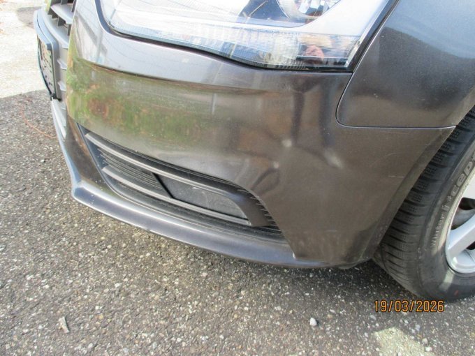 Stoßfänger vorne links