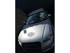 Frontansicht Audi A4 Avant 2,0 tdi (der Fleck auf der Motorhaube ist ein Firmenaufkleber)