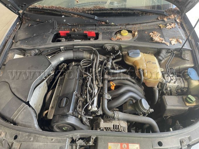 Audi A4 / Motorraum