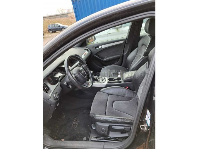 Einstieg Fahrerseite