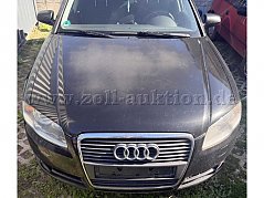 Fahrzeugfront weiße Punkte sind Lackabplatzer