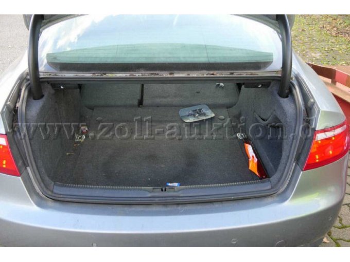 Kofferraum geöffnet