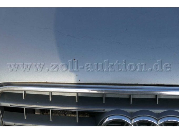 Gebrauchsspuren Motorhaube