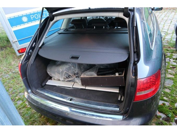 Kofferraum mit geschlossener Abdeckung