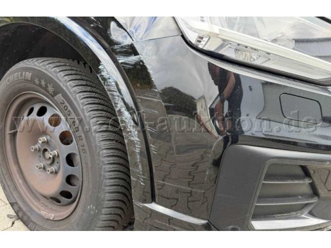 PKW Audi - vorne rechts