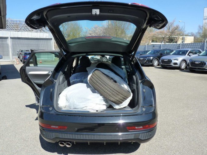 Übersicht Kofferraum mit geöffneter Klappe