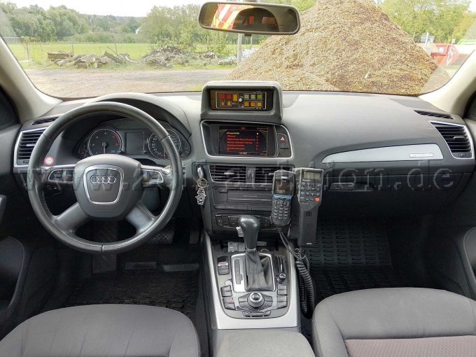 1 Audi Q5 2.0 TDI – voormalige commandowagen van de brandweer – niet rijklaar – foto 7 – kavel bij Zoll-Auktion, Alfter