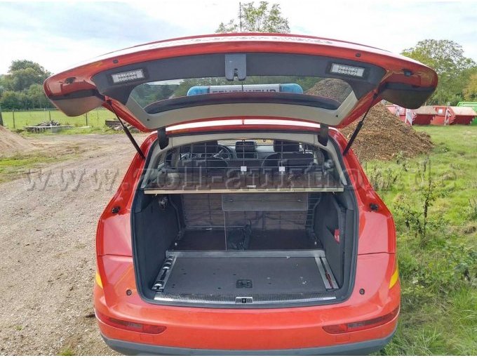1 Audi Q5 2.0 TDI – voormalige commandowagen van de brandweer – niet rijklaar – foto 5 – kavel bij Zoll-Auktion, Alfter