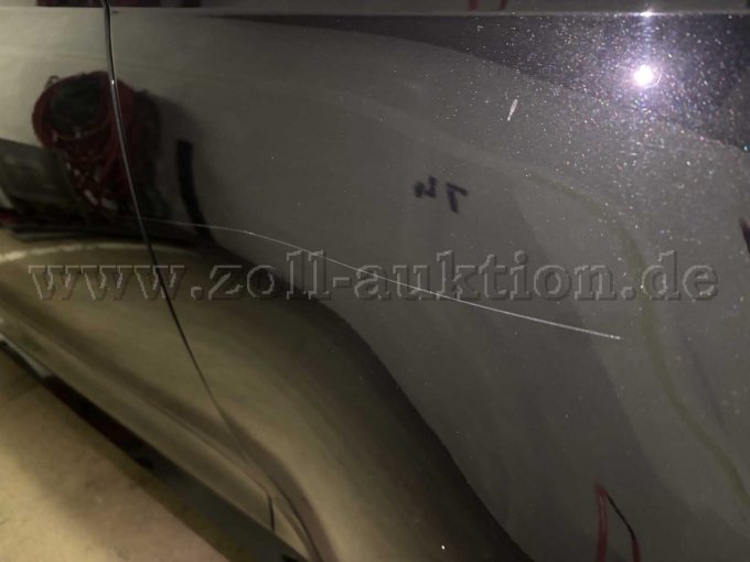 langer Kratzer vor der Beifahrertür