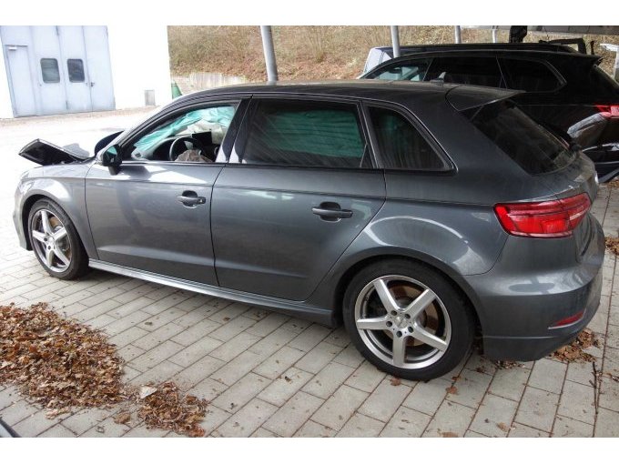 Seitenansicht Fahrerseite