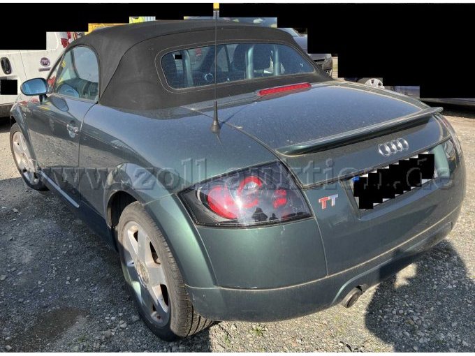 Fahrerseite und Heck