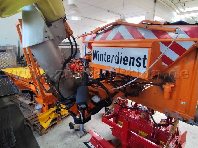 STA 95 Salzstreuer, 2m³ Rückansicht