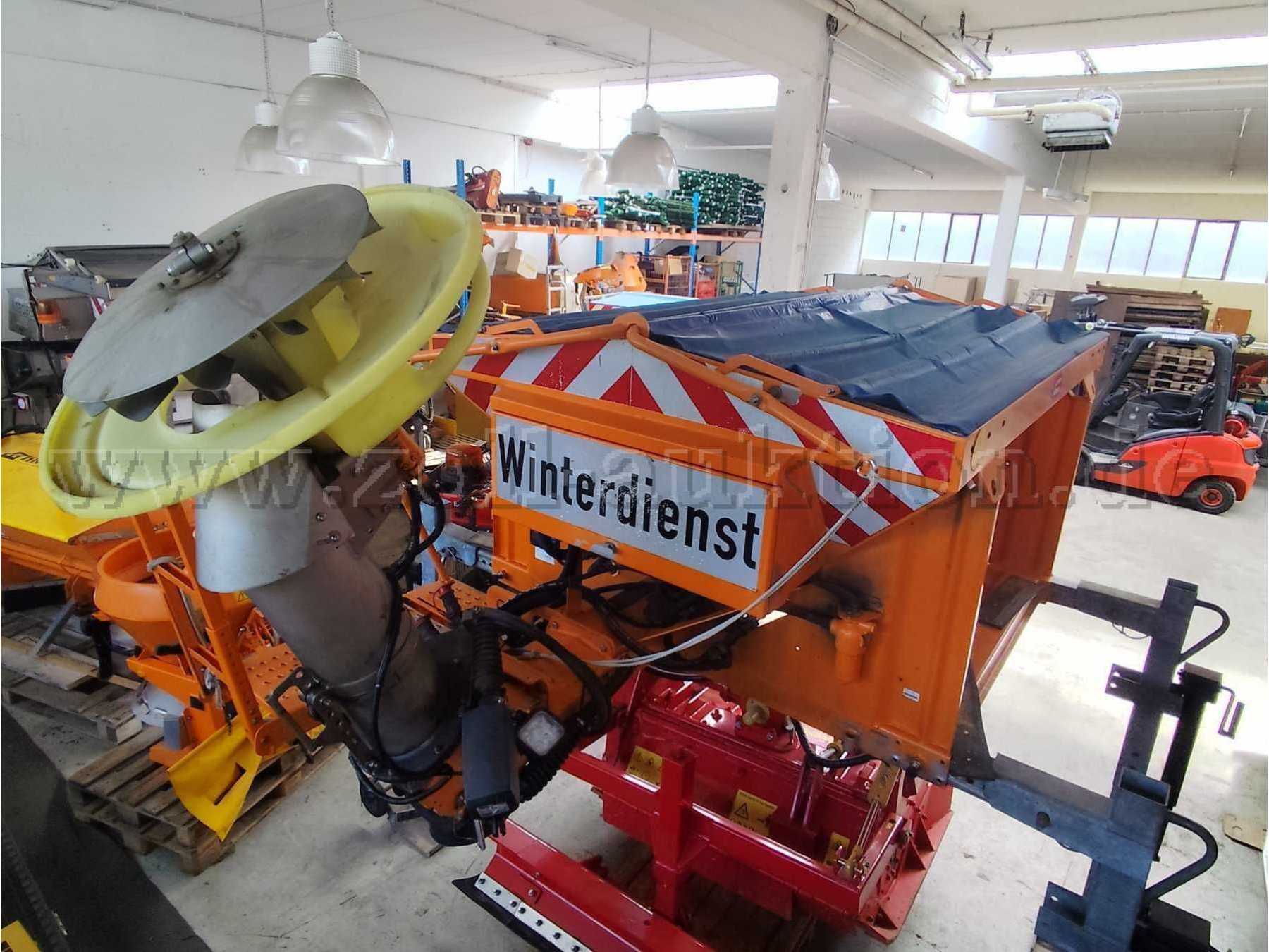 STA 95 Salzstreuer, 2m³, Rückansicht