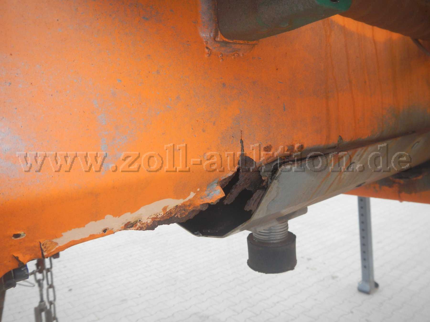 Unterboden mit starkem Korrosionsschaden