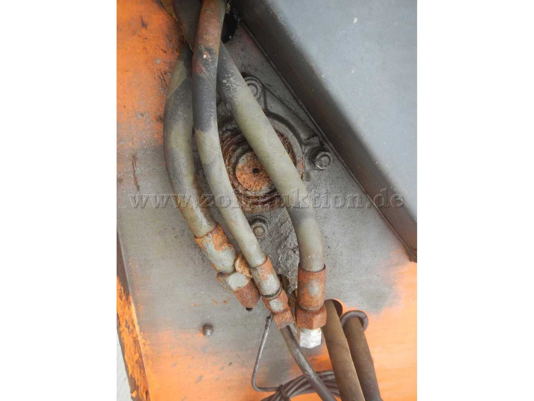 Leitungen zum hydraulischen Ansteuern