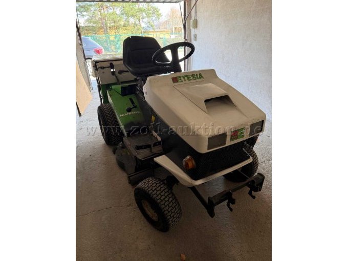 Etesia vorn