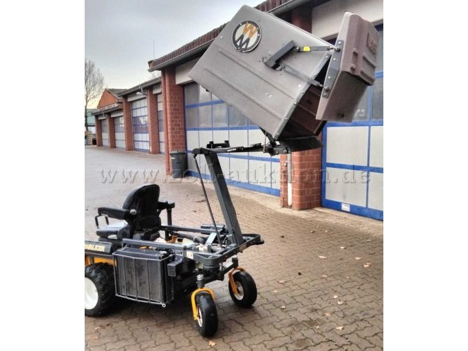 Aufsitzmäher Walker Foto Seitenansicht links Behälter angekippt