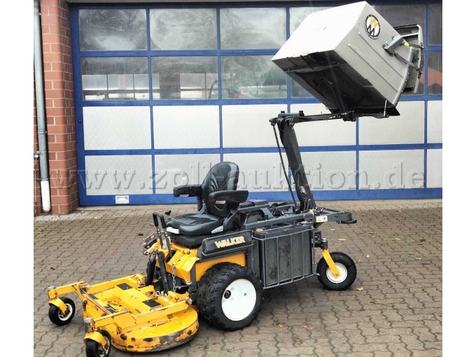 Aufsitzmäher Walker Foto Seitenansicht links