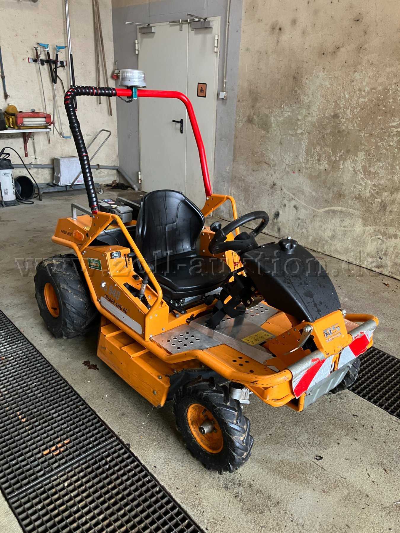 Zoll-Auktion - 1 Aufsitzmäher AS 940 Sherpa 4 WD RC (ID 941293)